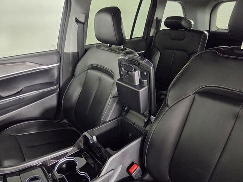 Used 2023 Jeep Grand Cherokee Limited RWD image 21