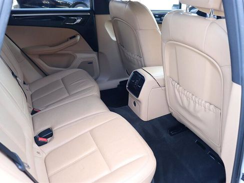 Used 2018 Porsche Macan S image 14