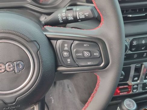 Used 2024 Jeep Wrangler Rubicon w/ Technology Group AWD/4WD image 19