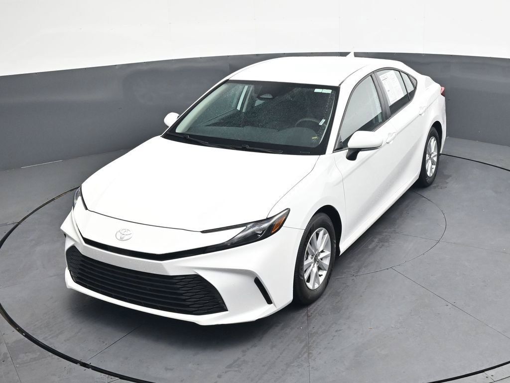 Used 2026 Toyota Camry LE FWD image 31