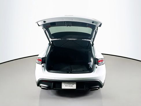 Certified 2025 Porsche Macan image 28