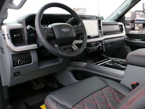 New 2026 Ford F250 Lariat w/ Black Appearance Package AWD/4WD image 24