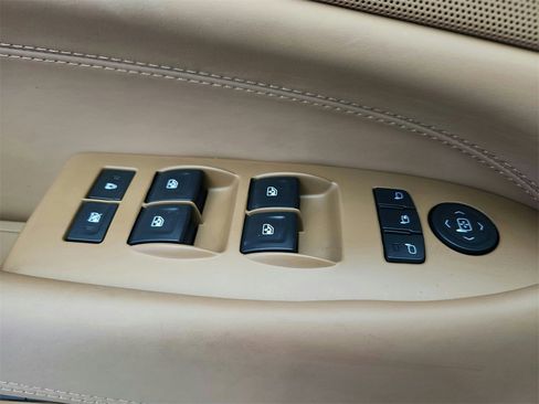 Used 2017 Cadillac Escalade ESV Platinum image 22