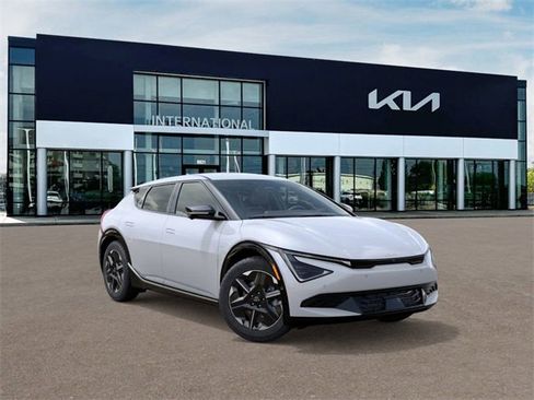 New 2025 Kia EV6 Wind image 8