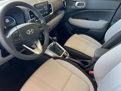 New 2026 Hyundai Venue SEL FWD image 9