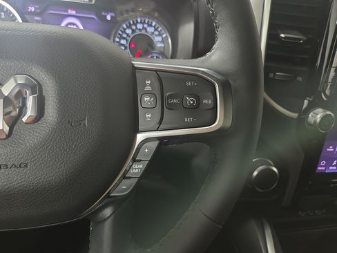 Used 2025 RAM 1500 Big Horn AWD/4WD image 17
