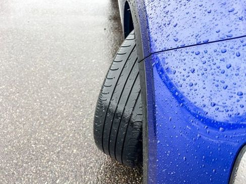 Used 2023 Hyundai Venue SEL image 3