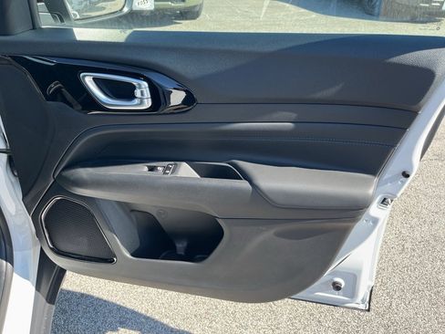 New 2026 Jeep Compass Limited image 10