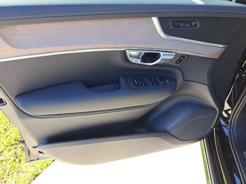 Used 2025 Volvo XC90 B6 Plus image 15