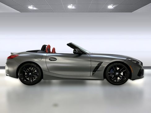 Used 2022 BMW Z4 M40i w/ Premium Package image 7