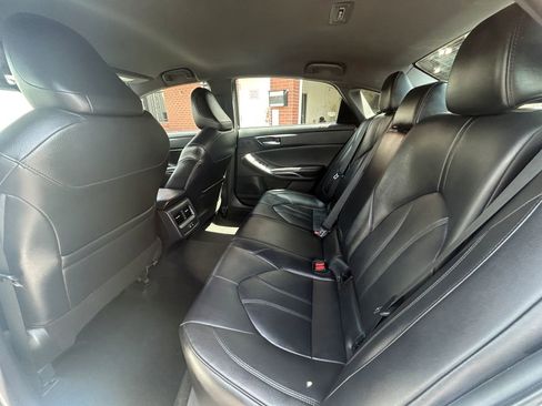 Used 2021 Toyota Avalon XLE image 32