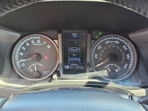 Used 2017 Toyota Tacoma TRD Off-Road w/ Tow Package image 30