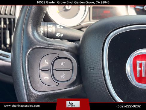 Used 2017 FIAT 500L Trekking w/ Dual-Pane Sunroof Package image 23