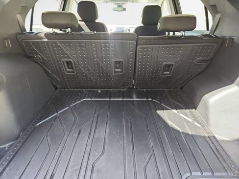 Used 2020 Chevrolet Equinox LS w/ LS Convenience Package FWD image 26