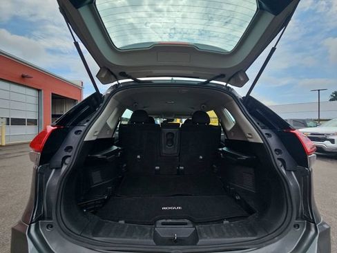 Used 2019 Nissan Rogue S AWD/4WD image 29