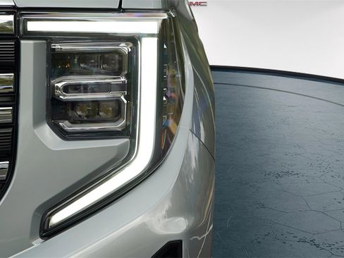 New 2026 GMC Sierra 1500 SLT image 2