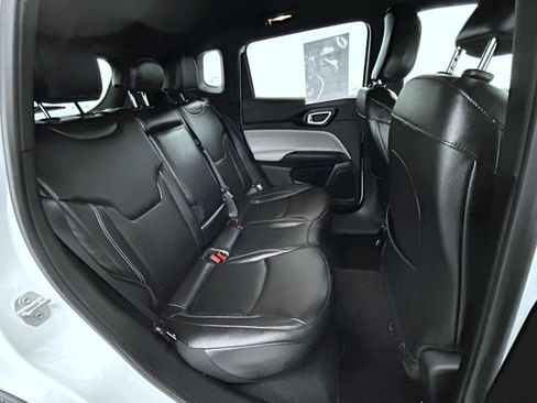 Certified 2025 Jeep Compass Limited image 18