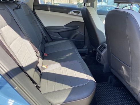 Used 2025 Volkswagen Taos SE w/ Panoramic Sunroof Package image 29