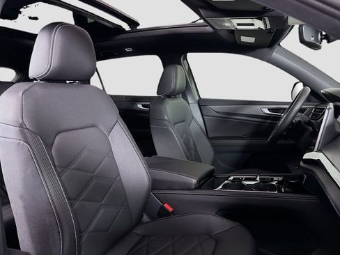 New 2026 Volkswagen Atlas Cross Sport SE image 29