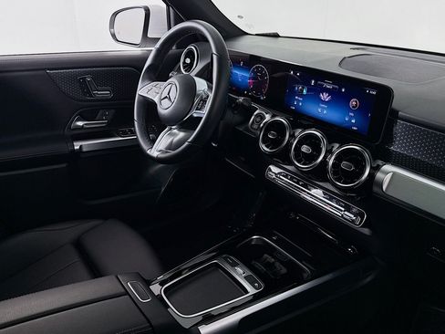 Used 2026 Mercedes-Benz GLB 250 image 15