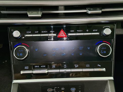 Used 2025 Hyundai Santa Fe SEL image 22