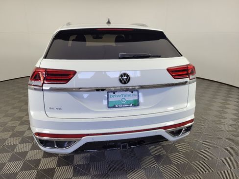 Used 2021 Volkswagen Atlas Cross Sport SE w/ Panoramic Sunroof Package FWD image 6