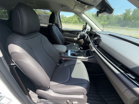 New 2026 Kia Carnival EX FWD image 26