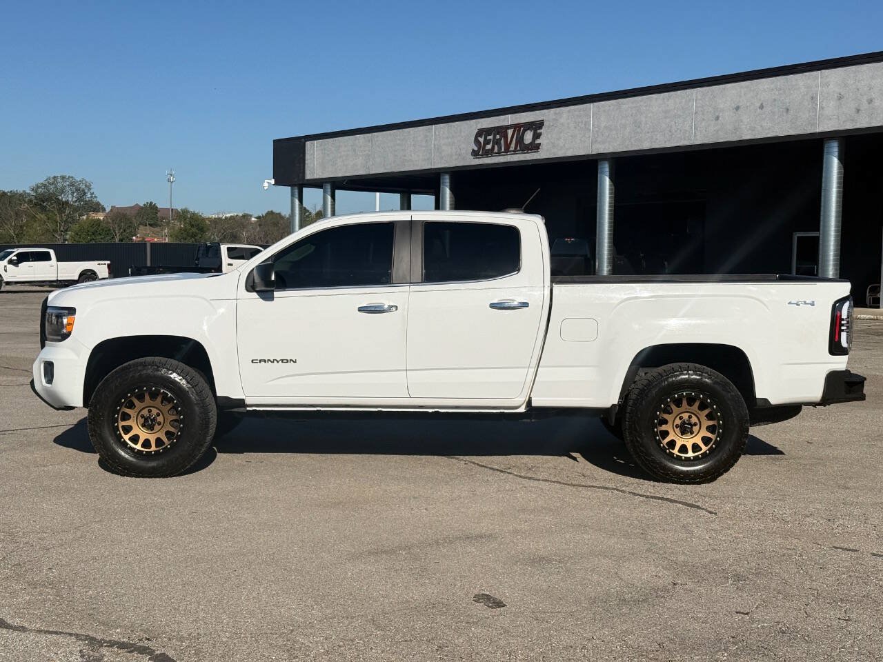 Used 2015 GMC Canyon SLT AWD/4WD image 12