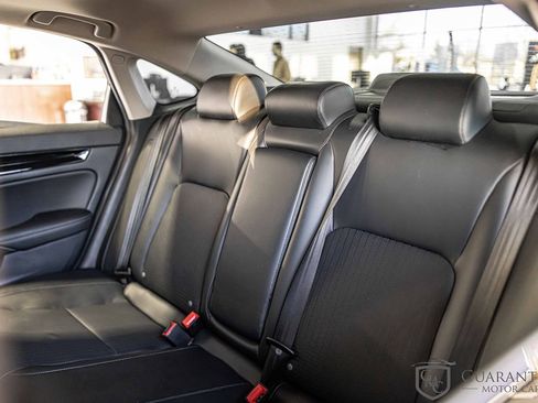 Used 2022 Honda Civic Touring image 31