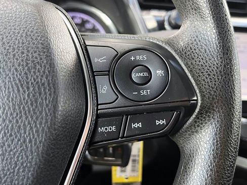 Used 2020 Toyota Camry LE image 25