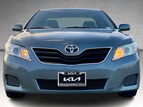 Used 2010 Toyota Camry LE image 6