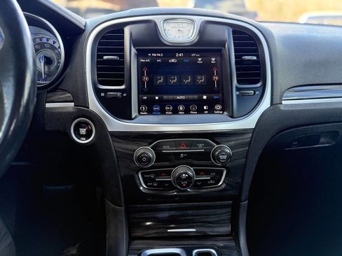 Used 2019 Chrysler 300 Touring w/ Sport Appearance Package image 16