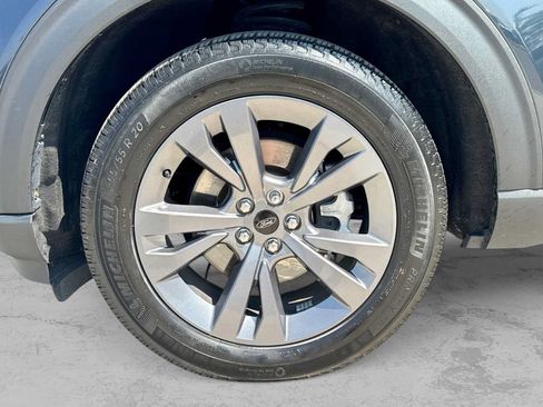 Used 2023 Ford Explorer XLT w/ Equipment Group 202A AWD/4WD image 13