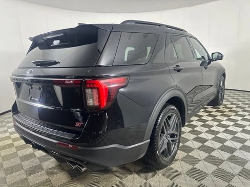 Used 2025 Ford Explorer ST AWD/4WD image 7