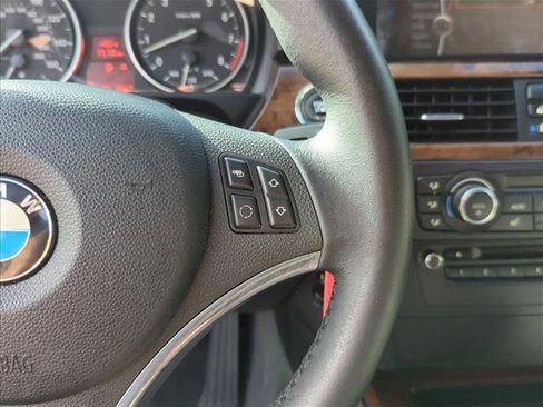 Used 2012 BMW 335i Convertible image 16