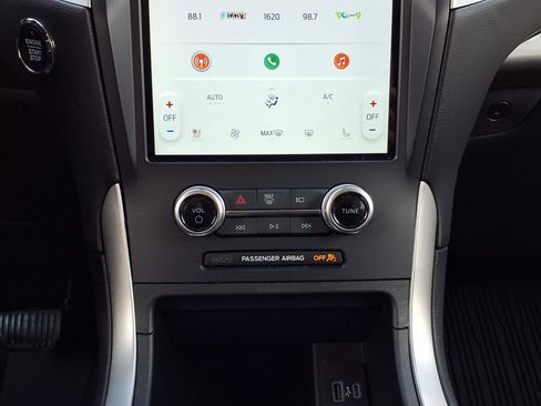 Used 2024 Ford Edge SEL w/ Convenience Package image 12