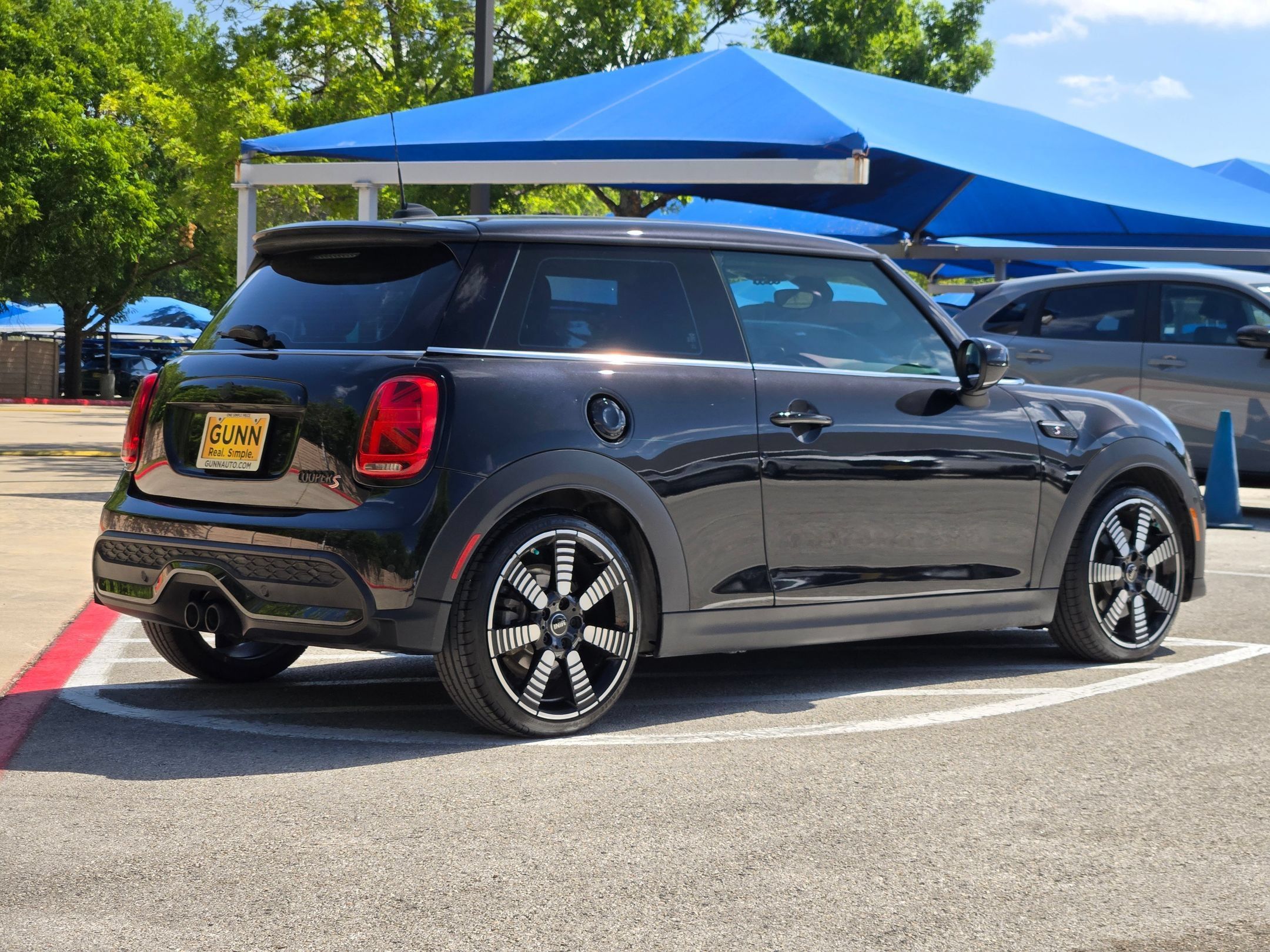 Used 2023 MINI Cooper S FWD image 3