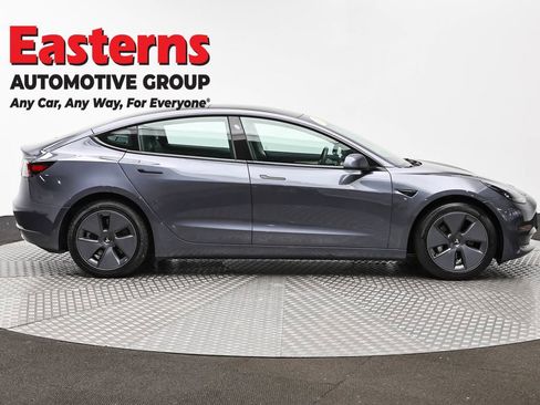 Used 2023 Tesla Model 3 Standard Range image 4