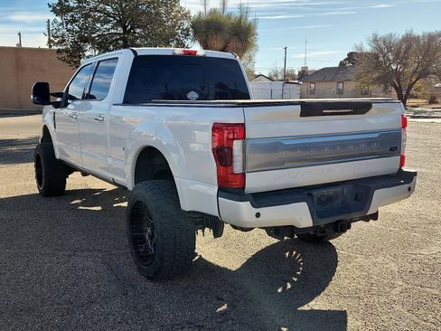 Used 2019 Ford F250 Platinum w/ Platinum Ultimate Package image 3