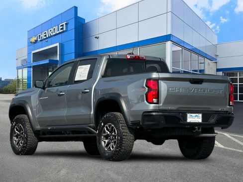 Used 2026 Chevrolet Colorado ZR2 w/ Technology Package AWD/4WD image 6