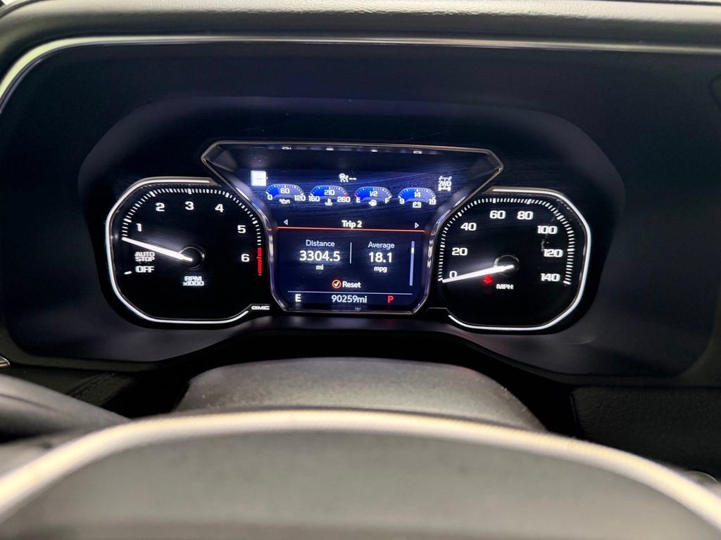 Used 2021 GMC Yukon Denali w/ Denali Premium Package AWD/4WD image 18
