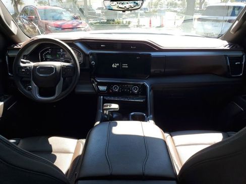 Used 2025 GMC Sierra 1500 Denali w/ Denali Reserve Package image 12
