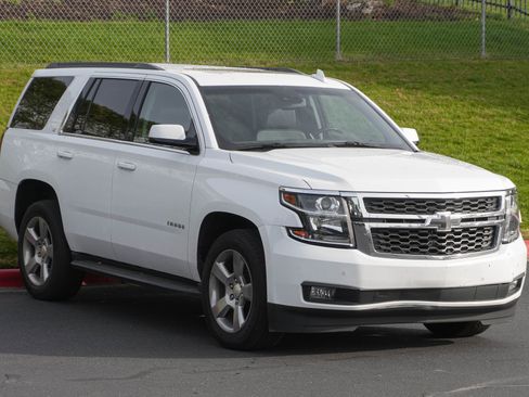 Used 2019 Chevrolet Tahoe LT image 2