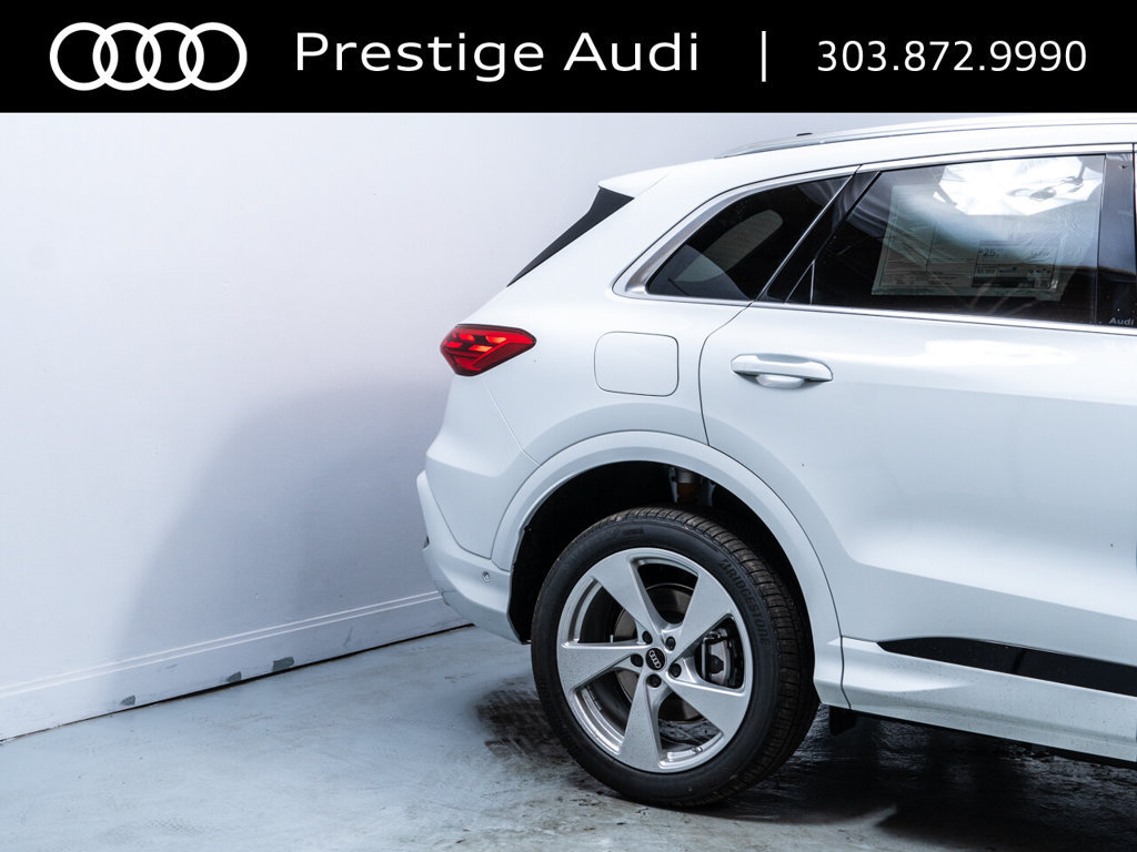 Used 2025 Audi Q5 Premium AWD/4WD image 12