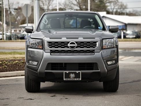 Used 2025 Nissan Frontier SV w/ SV Convenience Package image 14