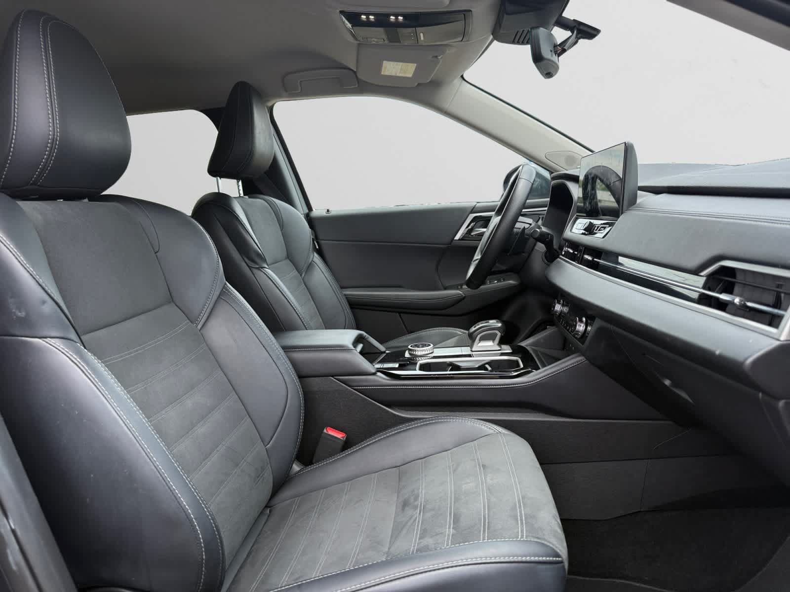 Used 2025 Mitsubishi Outlander SE AWD/4WD image 15
