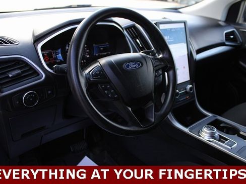 Used 2021 Ford Edge SE image 12