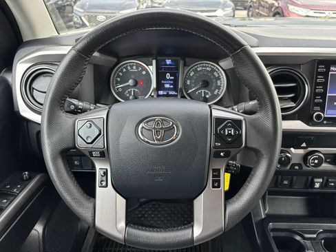 Used 2020 Toyota Tacoma SR5 AWD/4WD image 13
