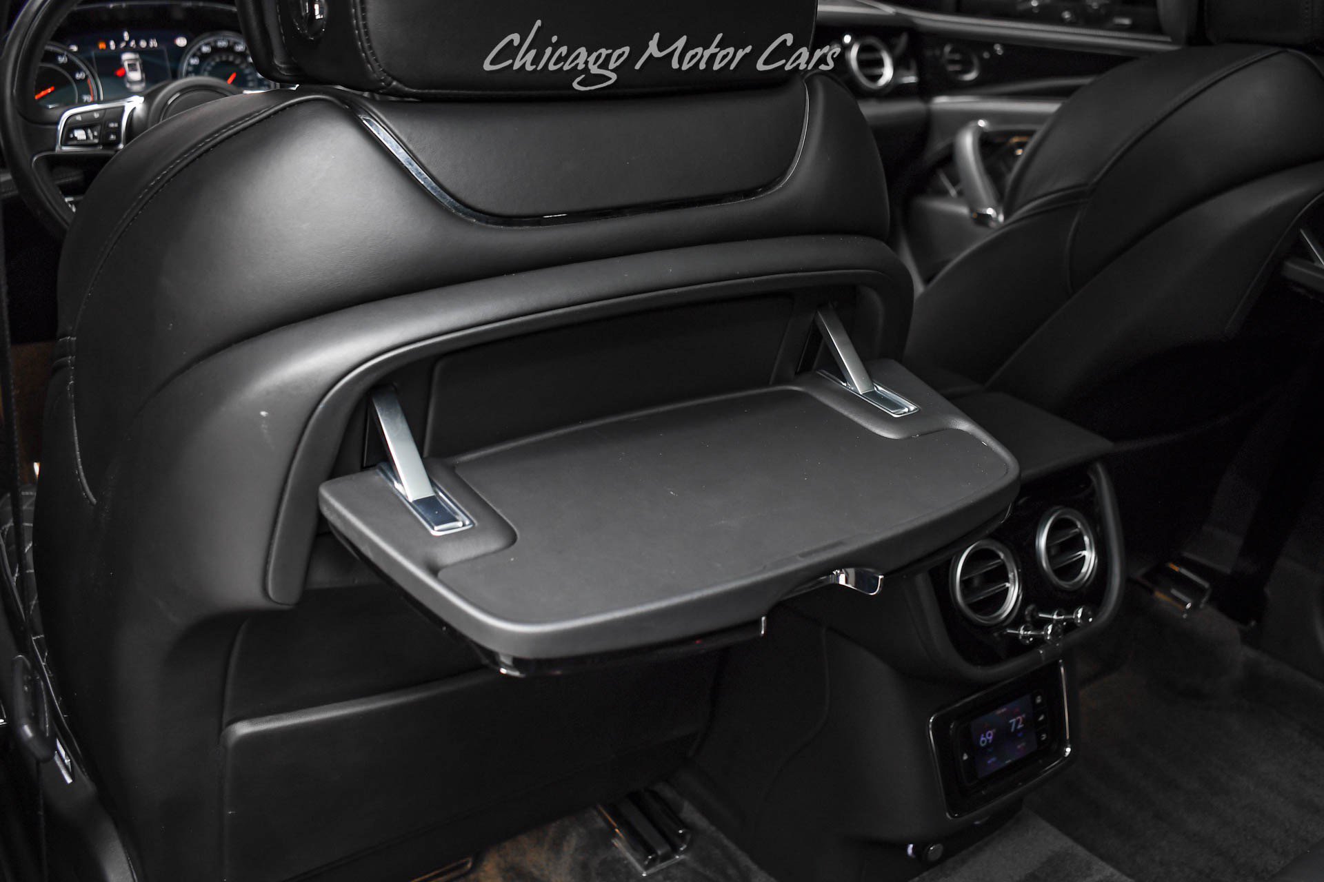 Used 2017 Bentley Bentayga AWD/4WD image 33