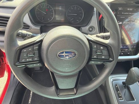 Used 2025 Subaru Crosstrek 2.5i Premium AWD/4WD image 19